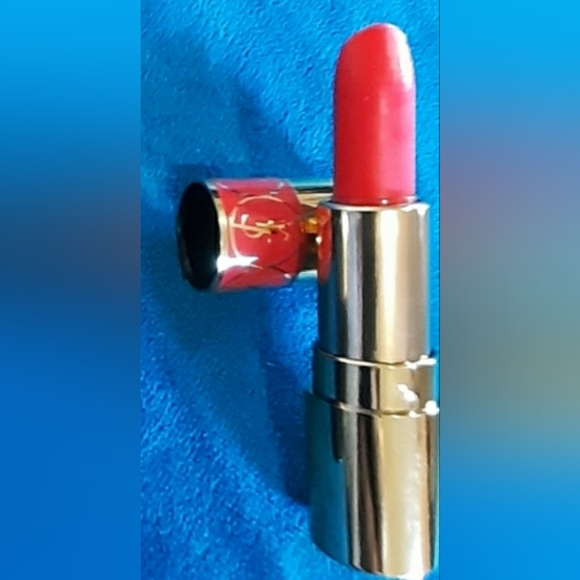 YVES SAINT LAURENT  LIPSTICK - Picture 6 of 7